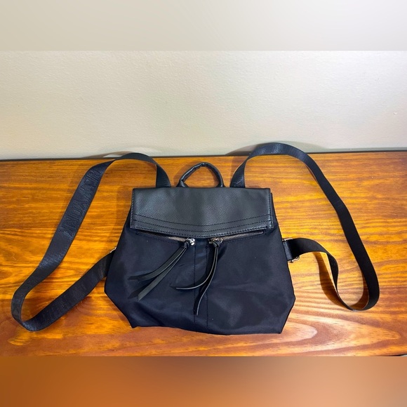 Botkier New york Mini trigger Backpack black pockets nylon straps - Picture 1 of 7